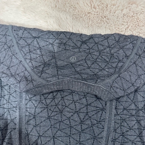 lululemon athletica Gray Short Sleeve Tee - Picture 2 of 2